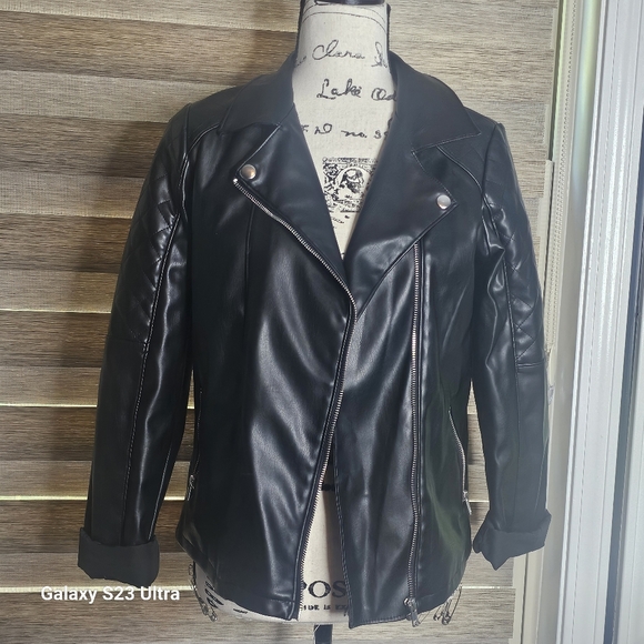 Women's Black Quilted Leather Biker Jacket - Picture 2 of 7